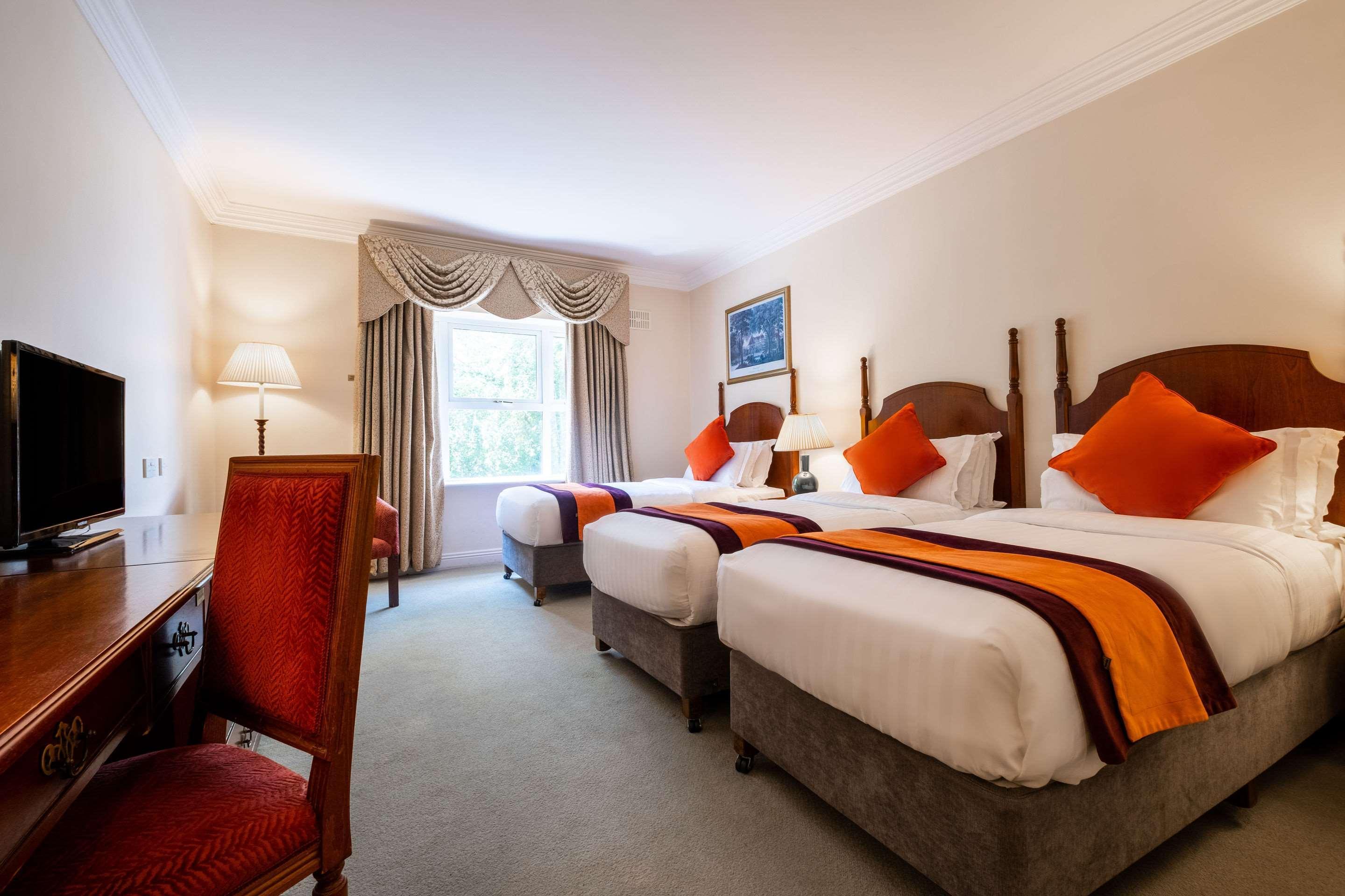 Hotel Woodstock Енис Екстериор снимка