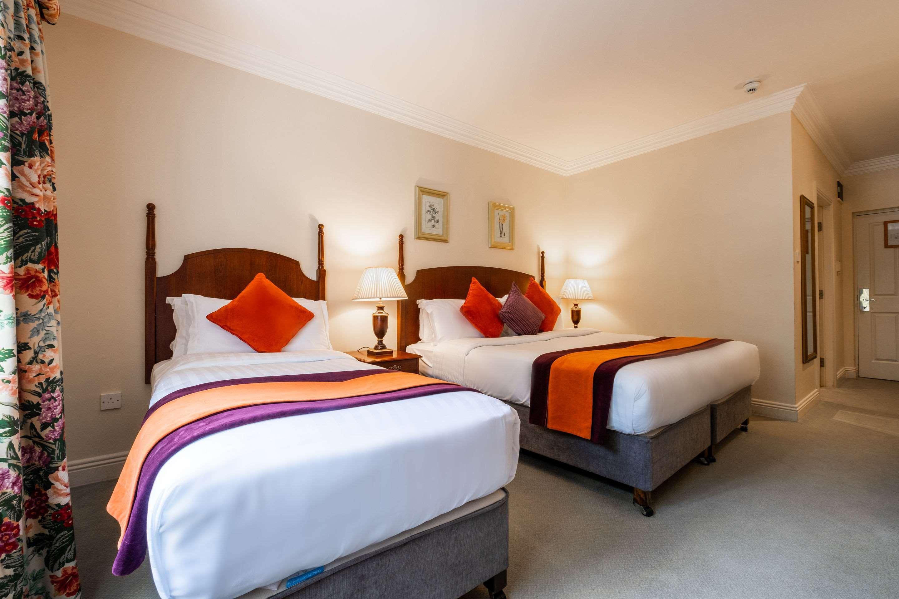 Hotel Woodstock Енис Екстериор снимка